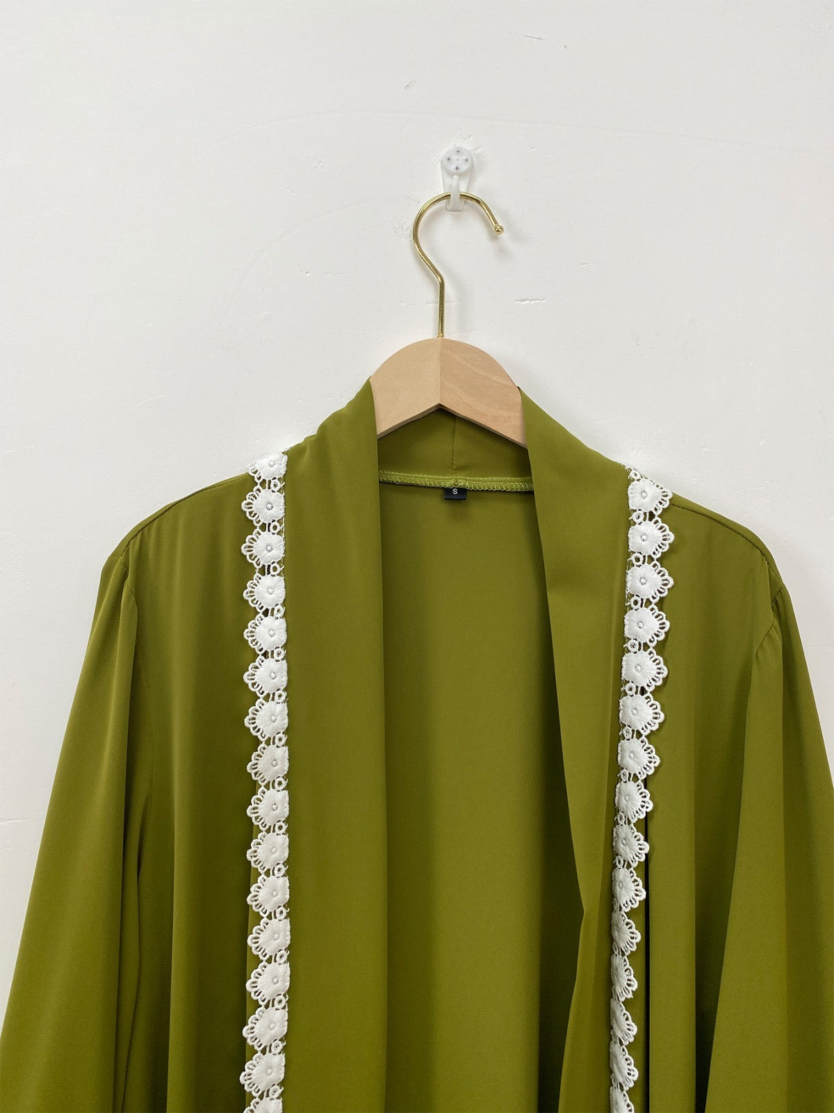 Ward & Zaytoon Abaya (ورد و زيتون)