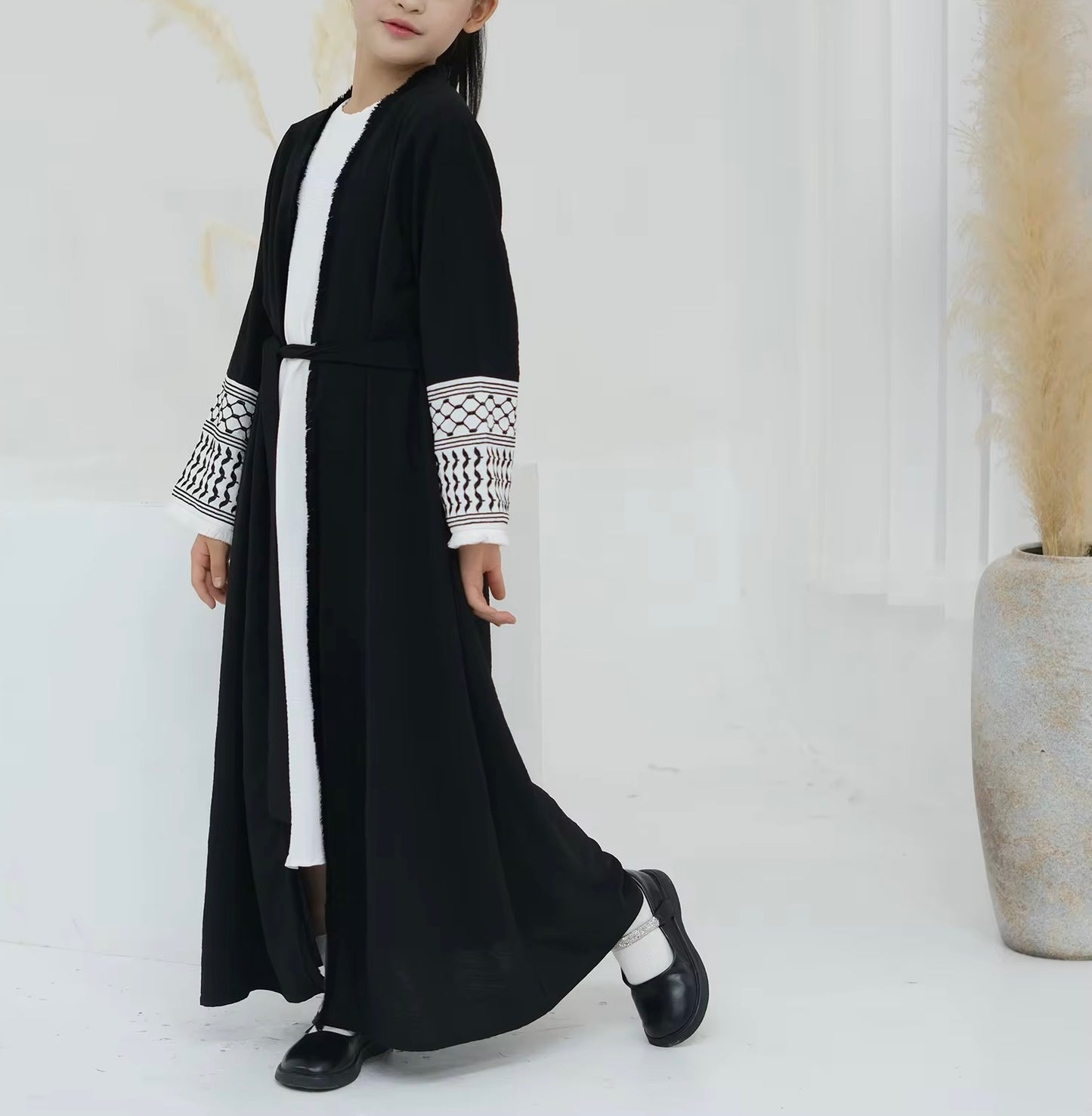 Kids Kefiyyeh Abaya (black)