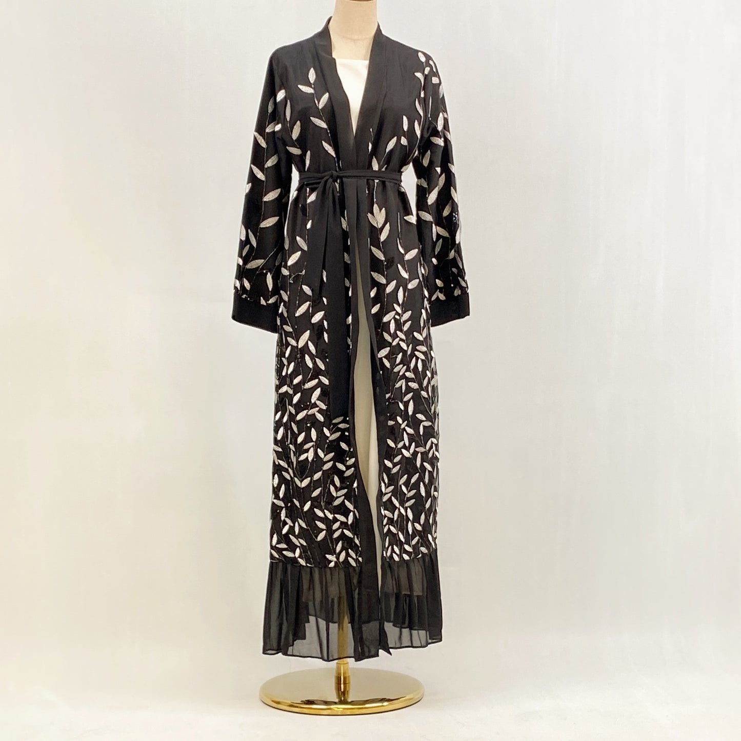 Sahar Abaya (سحر) in Black