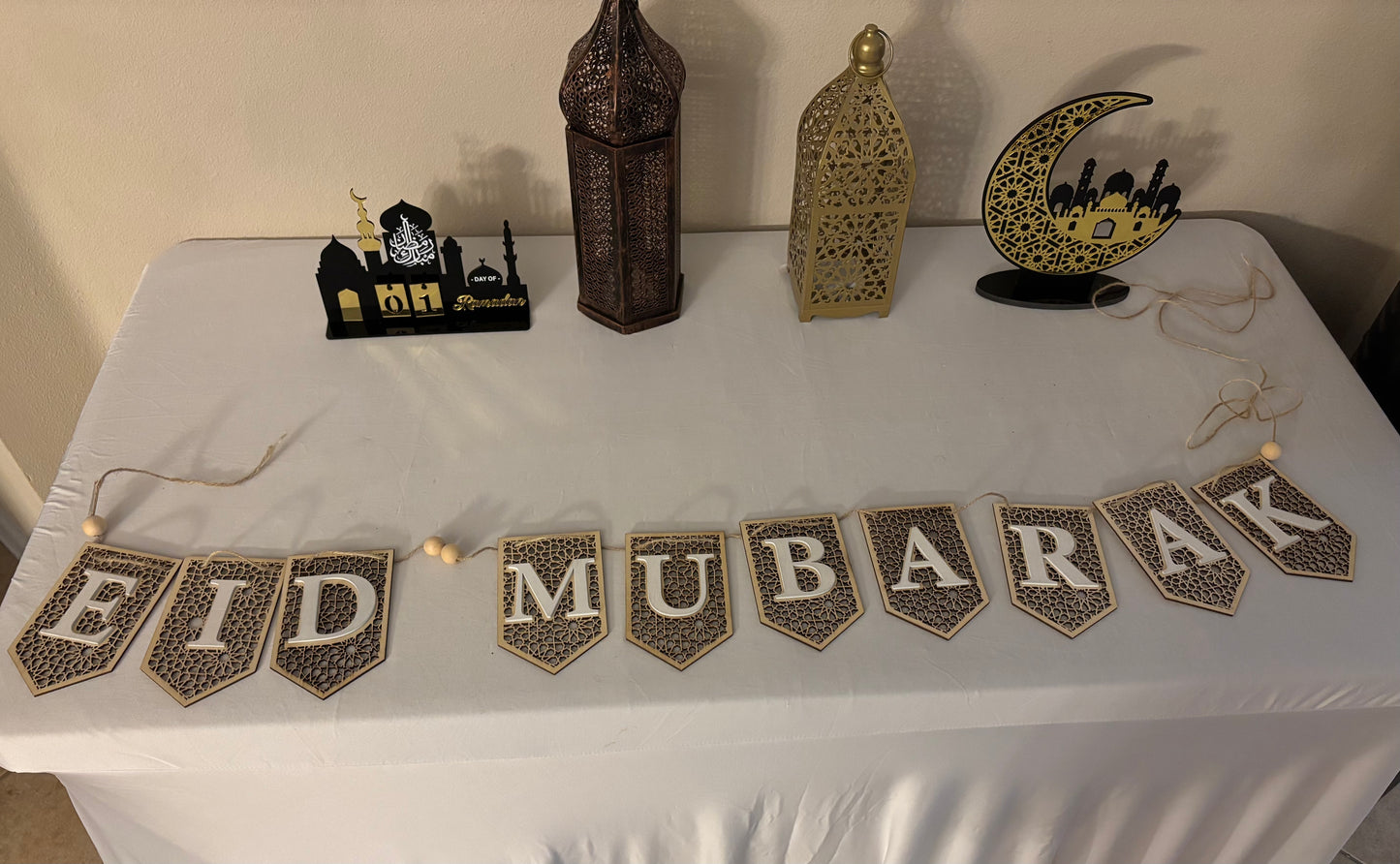 Bohemian Style Wooden Ramadan Mubarak/Eid Mubarak Banner
